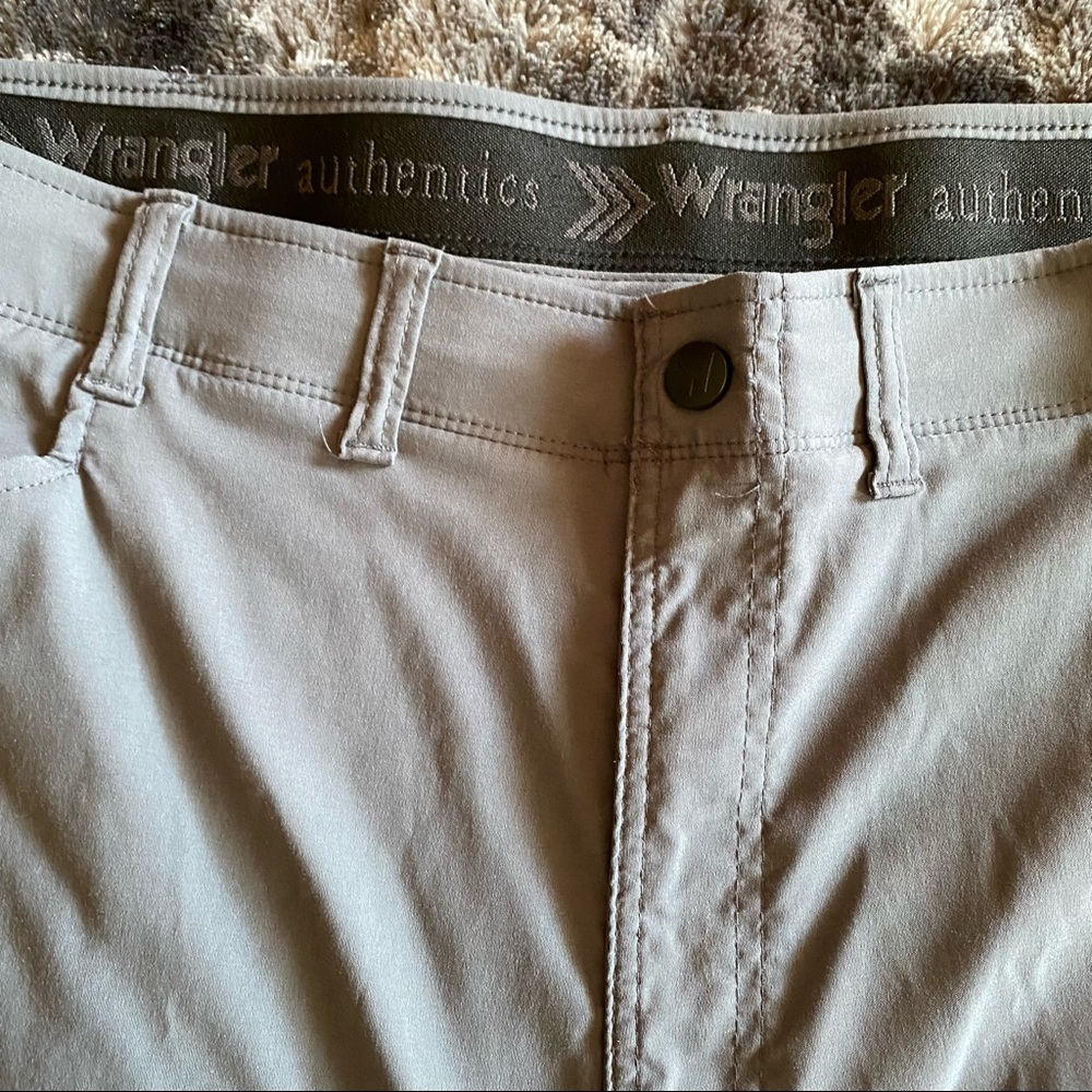 Mens Shorts - Picture 3 of 5